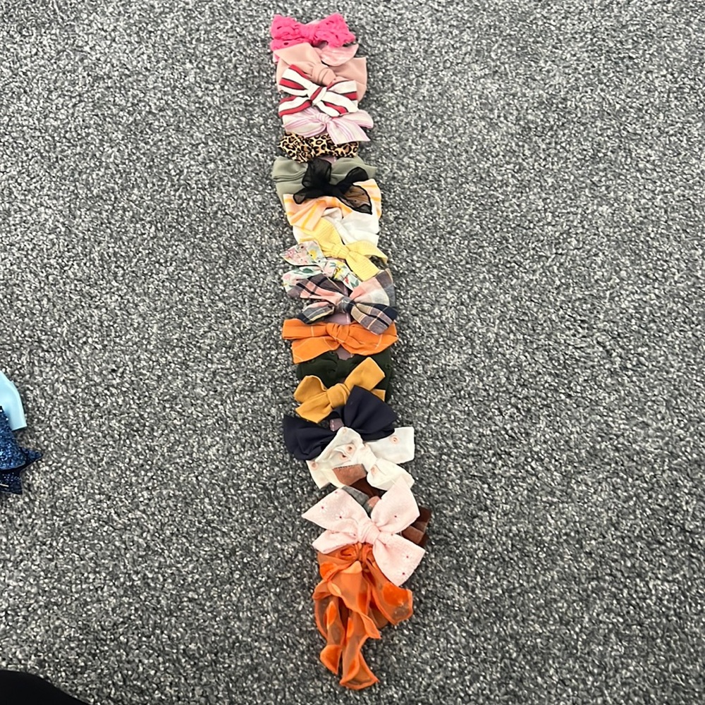 LITTLE POPPY BOW CLIPS-21 total!!